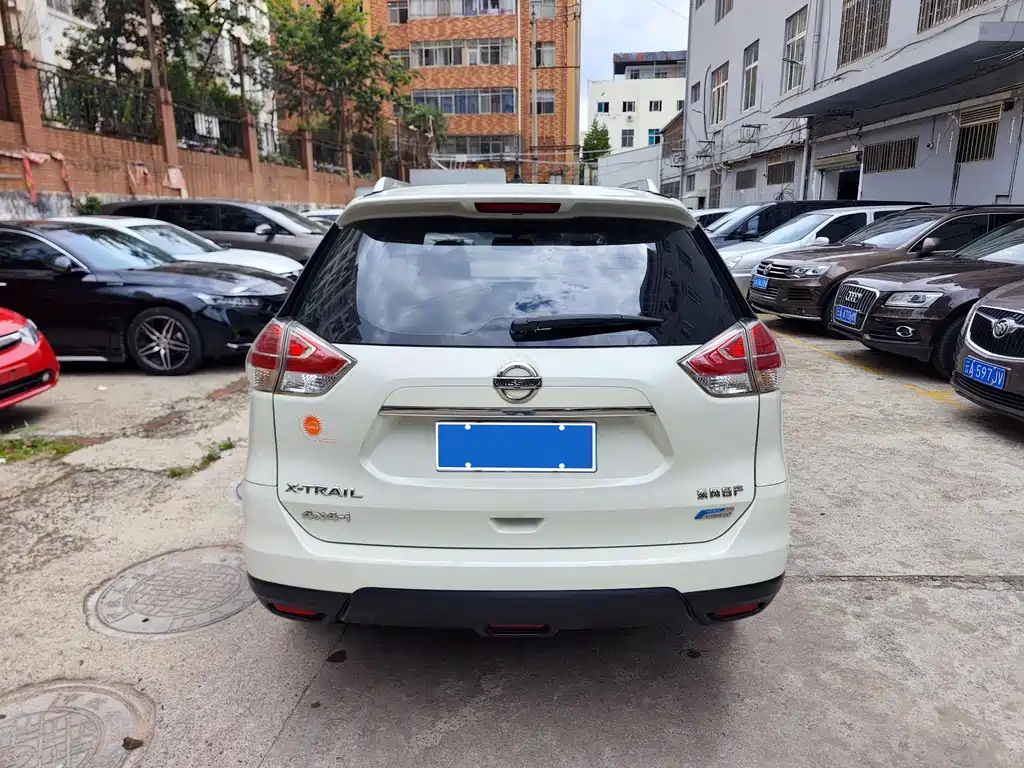X-Trail 奇骏 2014款 2.0 L CVT智驱版 4 WD
