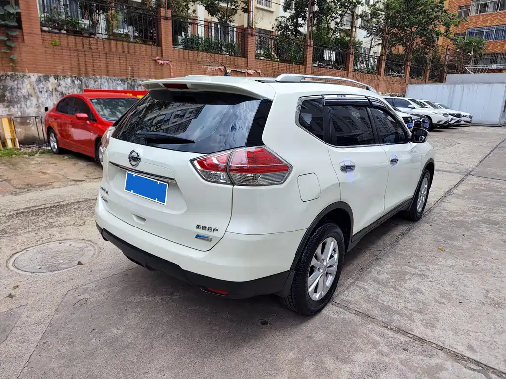 X-Trail 奇骏 2014款 2.0 L CVT智驱版 4 WD