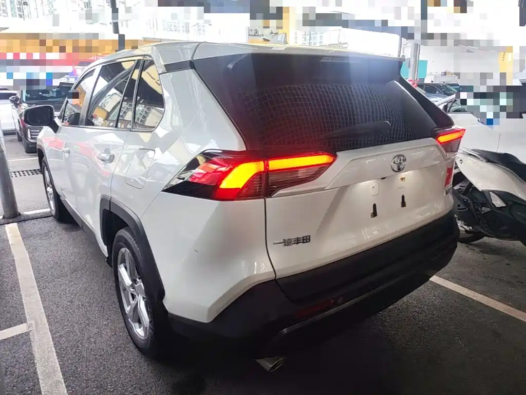RAV4 2.0 L CVT 2 WD Style PLUS