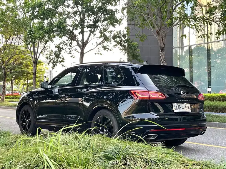 Volkswagen Touareg 3.0 TSI Sharp Enjoyment Black Shine Sport Package