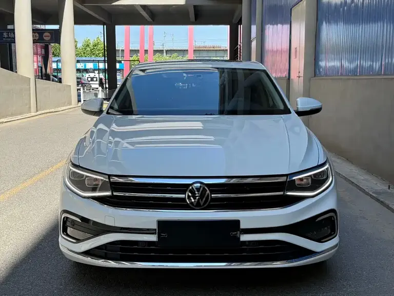 Volkswagen Bora 200 TSI DSG Joy Travel PRO