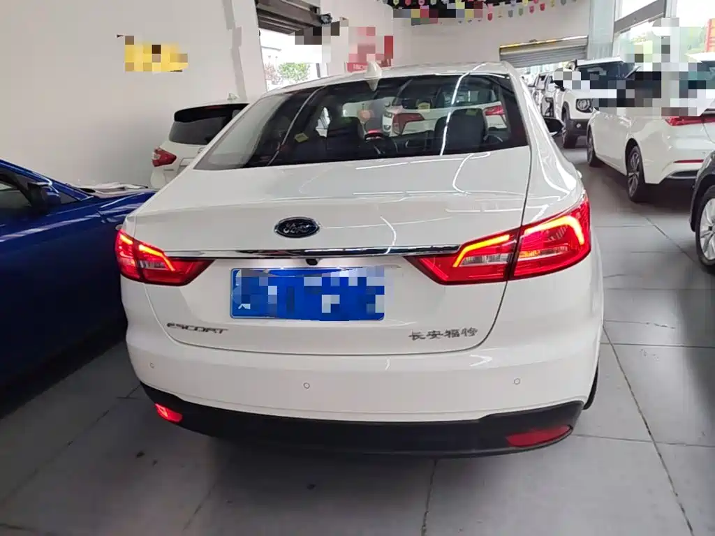 Escort Facelift 1.5 L Auto Joy CN-VI