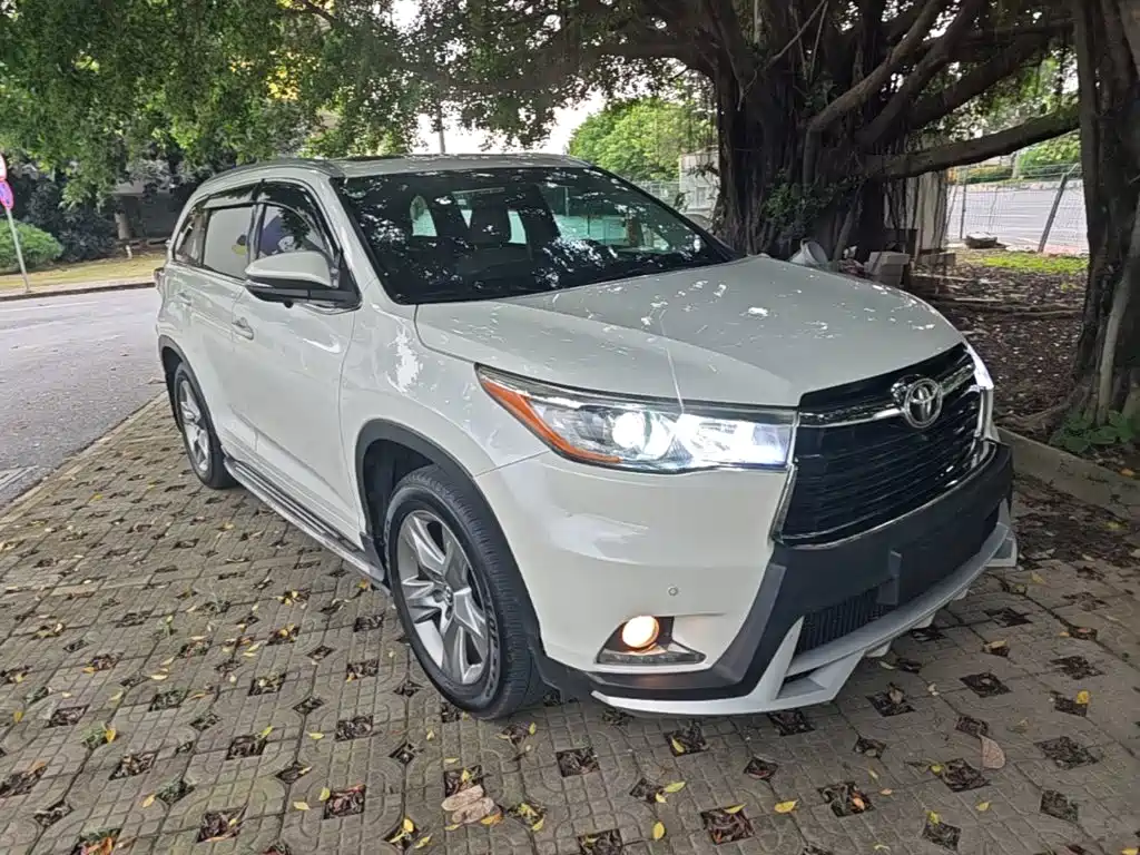 Highlander 2.0 T 4 WD Luxury 7-seat