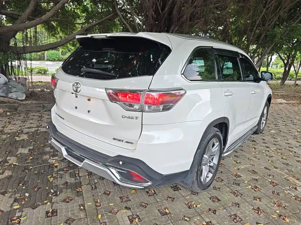 Highlander 2.0 T 4 WD Luxury 7-seat