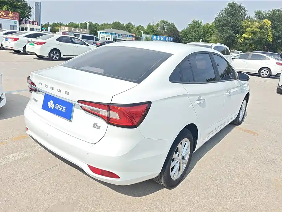 Roewe i5 1.5 L Auto 4 G Connected Bright Cross