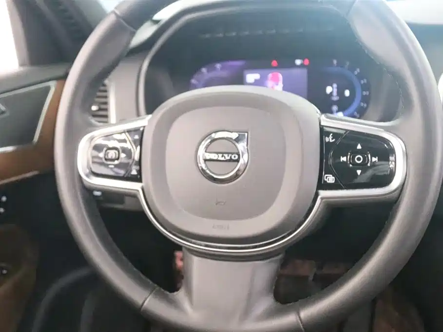 Volvo XC90 B5 Smart Travel Luxury 5-seat