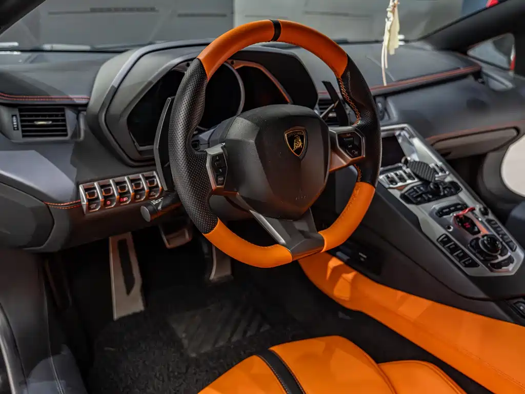 Aventador LP 700-4