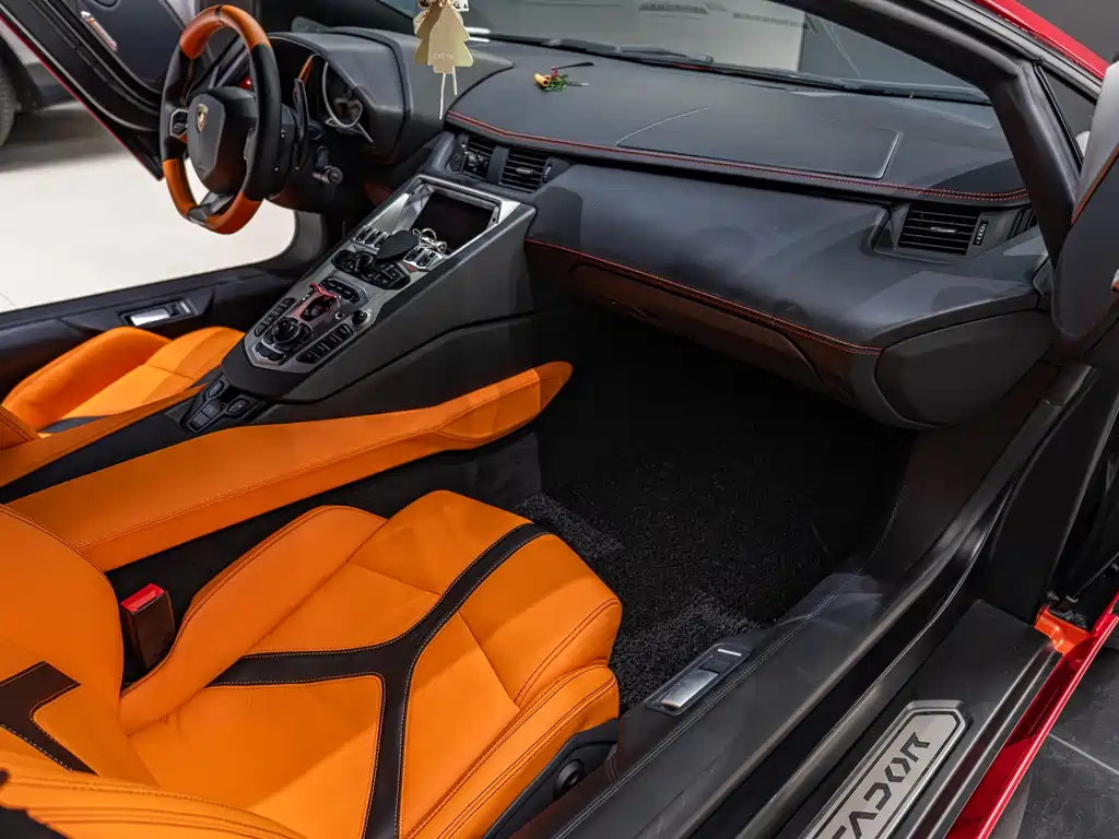 Aventador LP 700-4