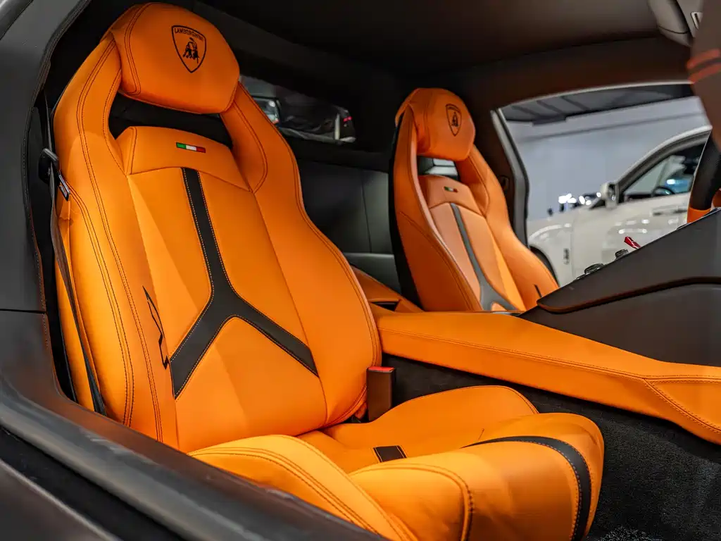 Aventador LP 700-4