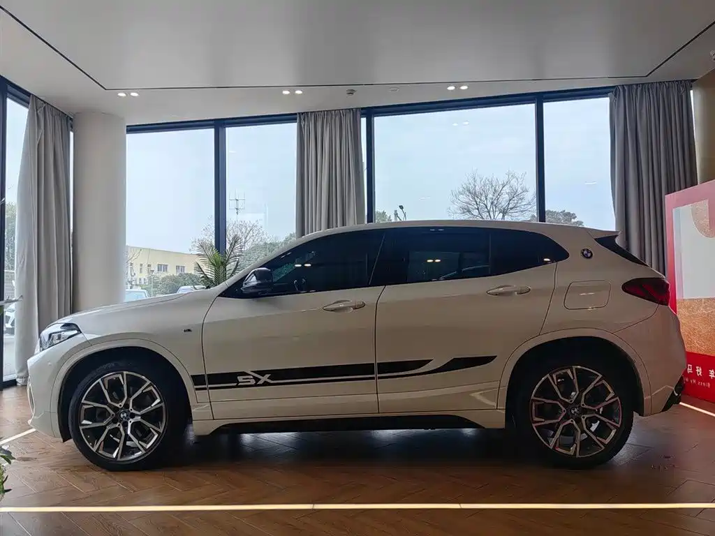 BMW X2 sDrive25 i Night