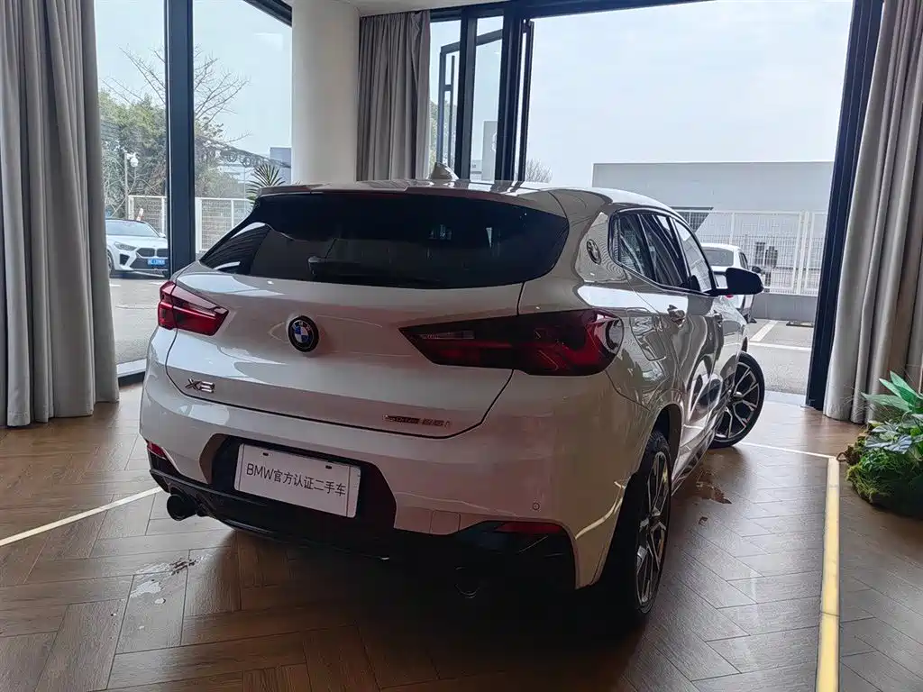 BMW X2 sDrive25 i Night