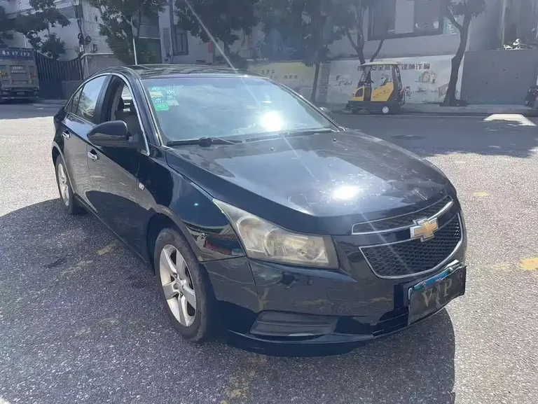 Chevrolet Cruze 1.6 L SE MT