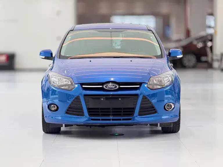 Ford Focus Hatchback 2.0 L Auto Luxury Sport