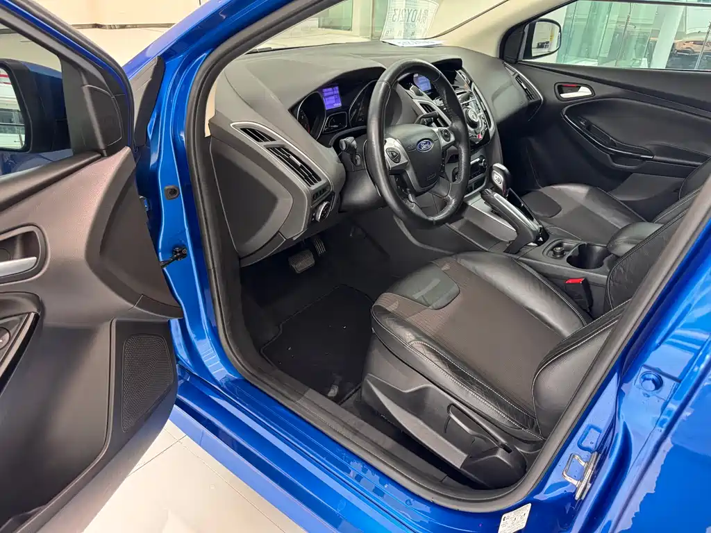 Focus Hatchback 2.0 L Auto Luxury Sport