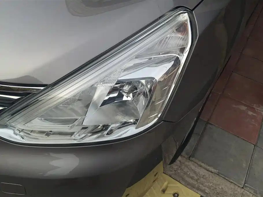 Livina 1.6 XE CVT Comfort