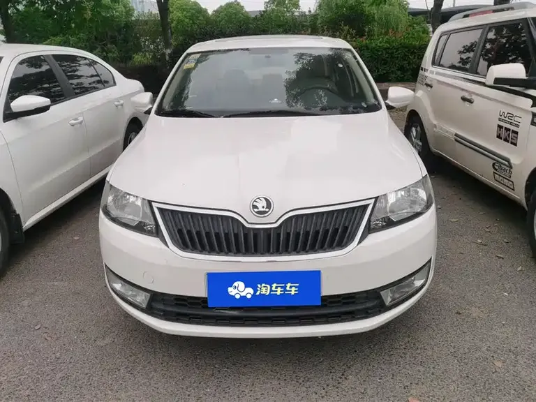 Skoda Rapid 1.6 L Manual Smart Select