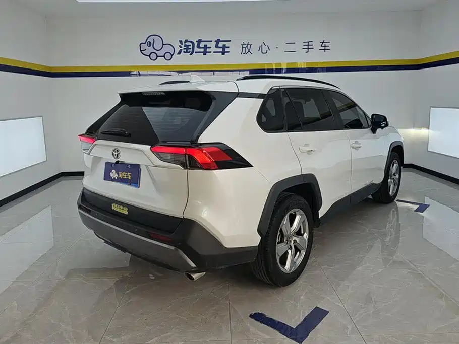 RAV4 2.0 L CVT 2 WD Style PLUS