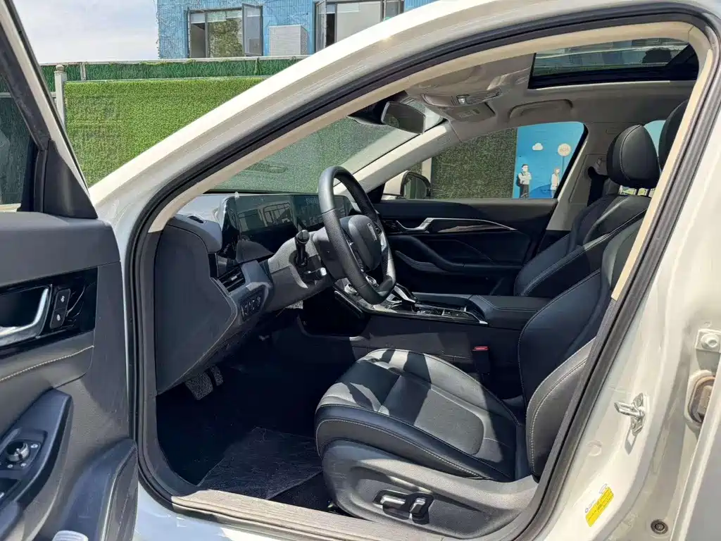 Besturn B70 3 rd Gen 1.5 T Auto Pleasure 70 Anniversary
