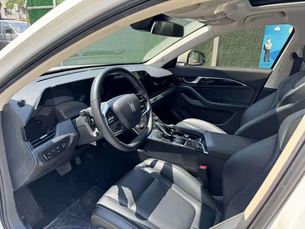 Besturn B70 3 rd Gen 1.5 T Auto Pleasure 70 Anniversary