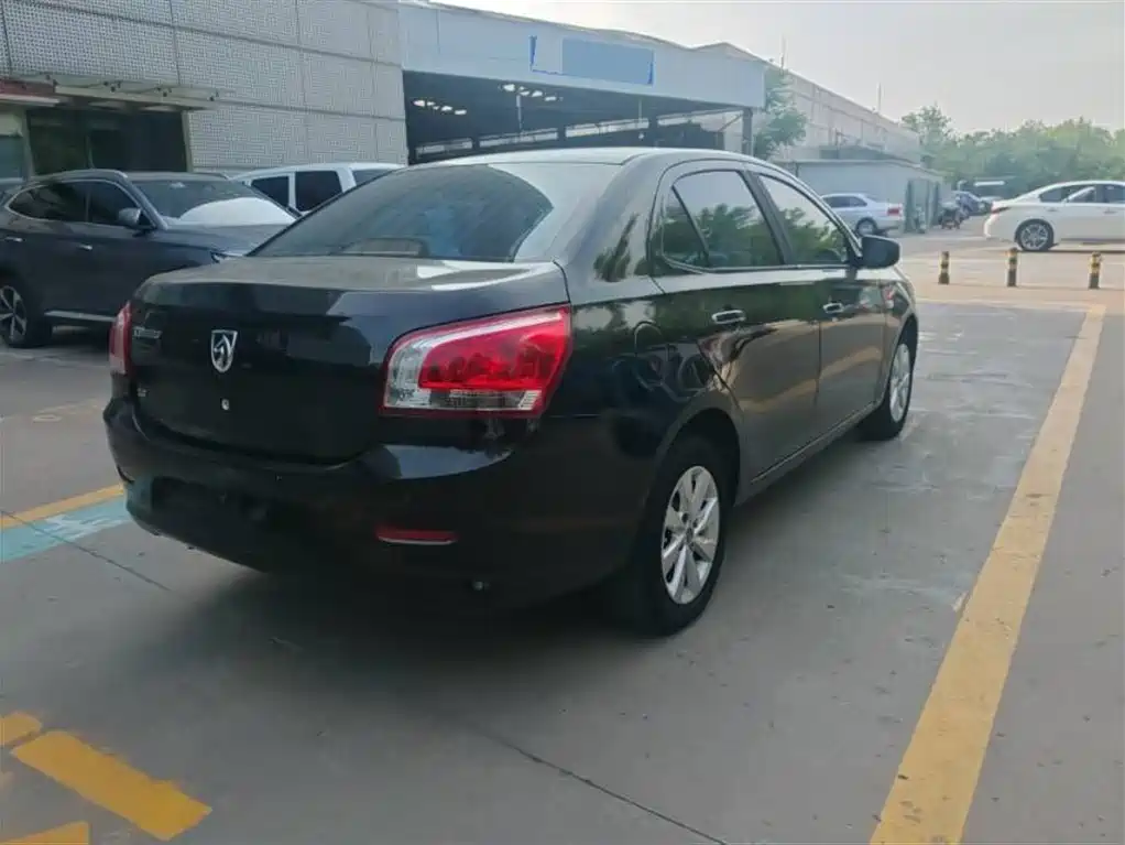 Baojun 630 宝骏630 2013款 1.8 L 手动精英型