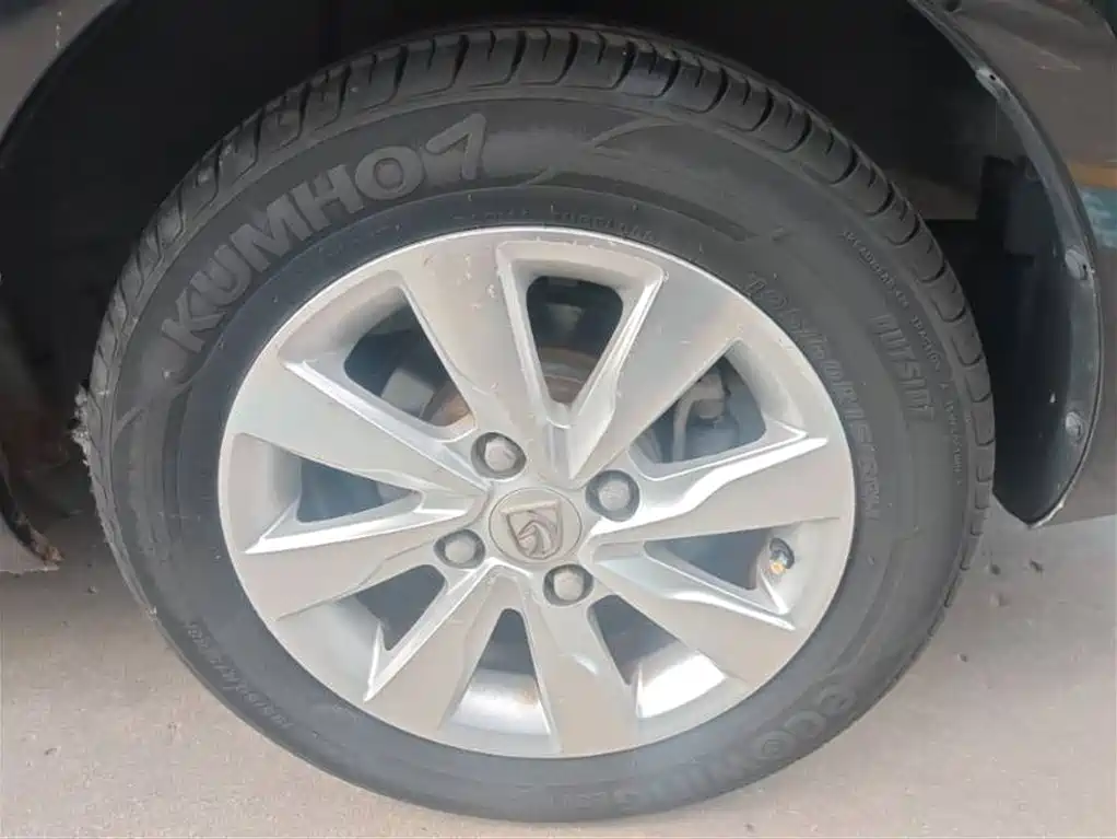 Baojun 630 宝骏630 2013款 1.8 L 手动精英型