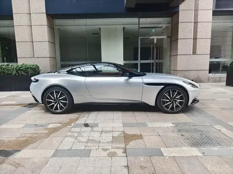 Aston Martin DB11 4.0 T V8 Volante
