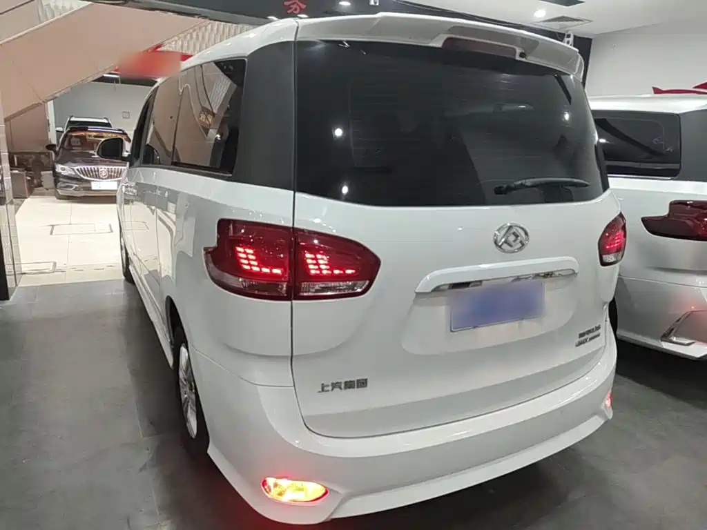 Maxus G10 2.0 T Auto Elite Gasoline 7-seat
