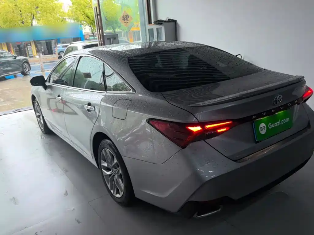 Avalon 2.5 L Luxury