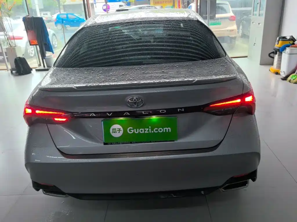 Avalon 2.5 L Luxury