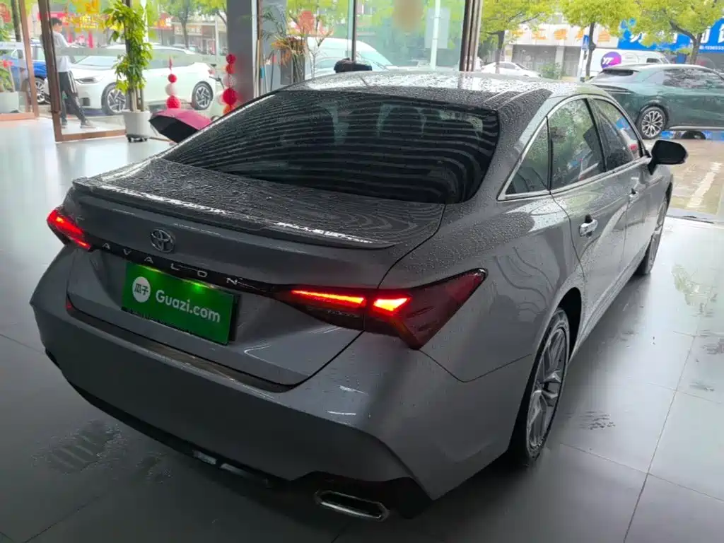 Avalon 2.5 L Luxury