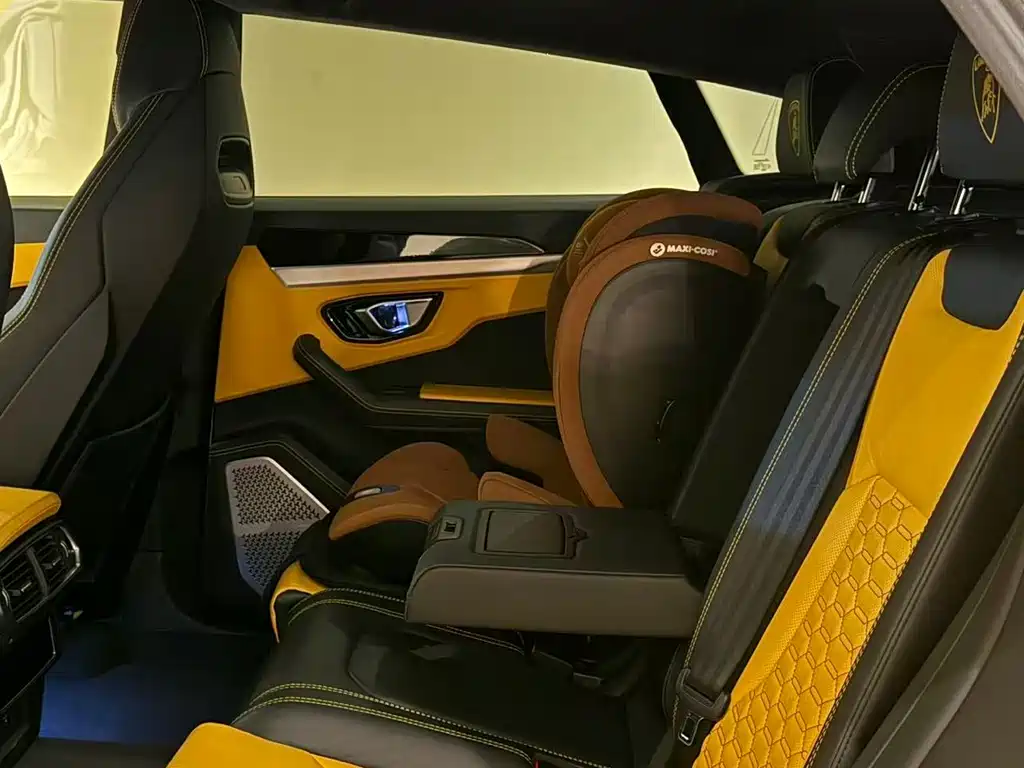 Urus 4.0 T V8