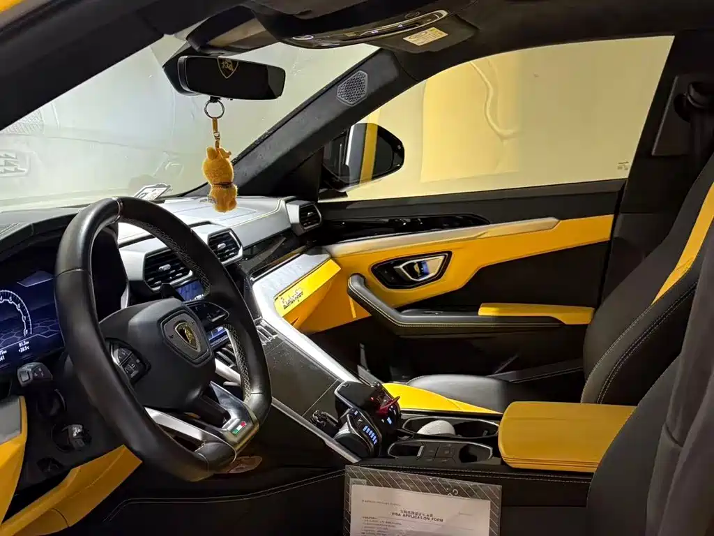 Urus 4.0 T V8