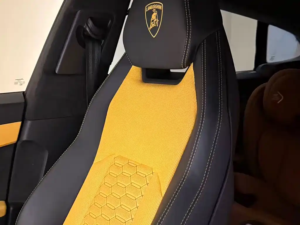 Urus 4.0 T V8