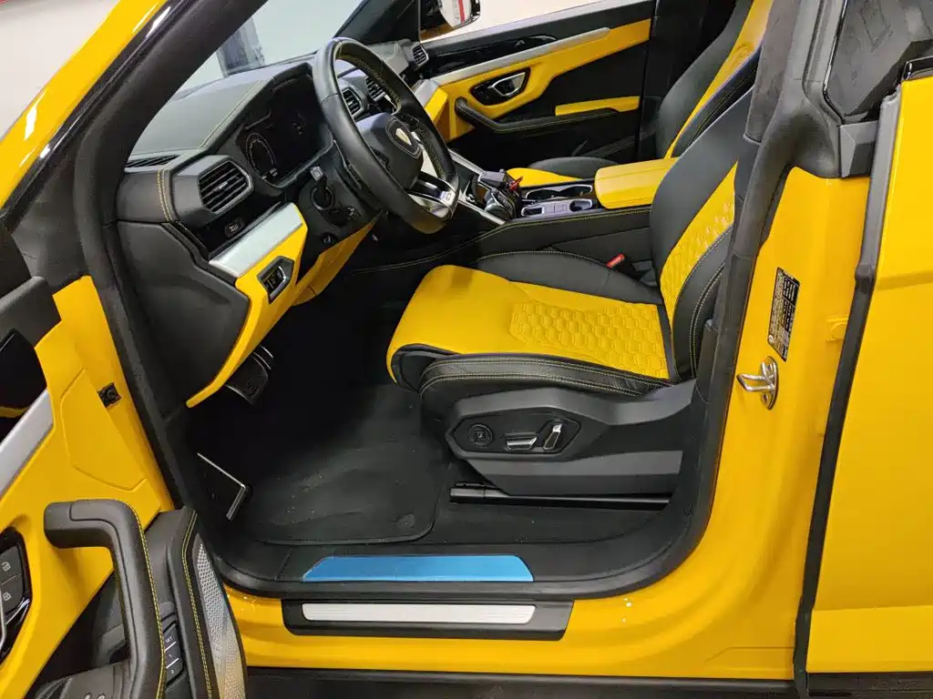 Urus 4.0 T V8