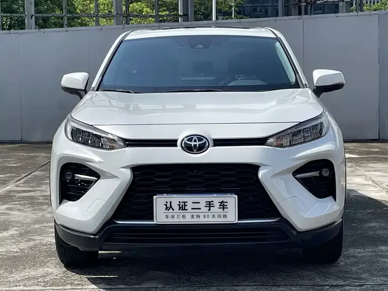 Toyota Wildlander 2.0 L CVT 4 WD Luxury PLUS