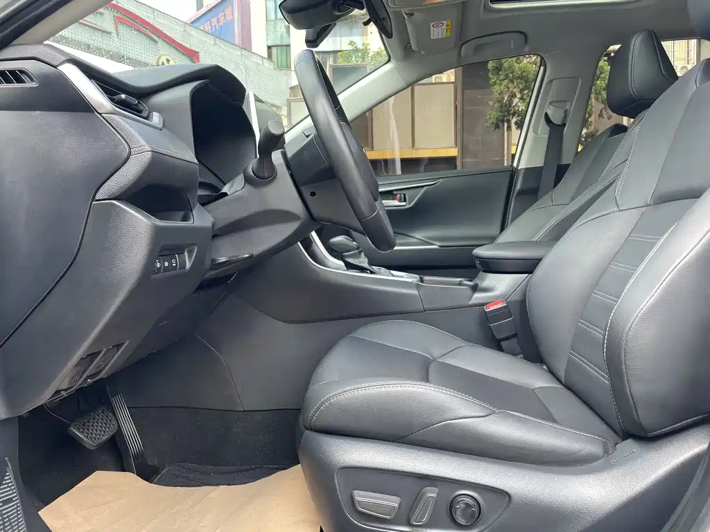 Wildlander 2.0 L CVT 4 WD Luxury PLUS