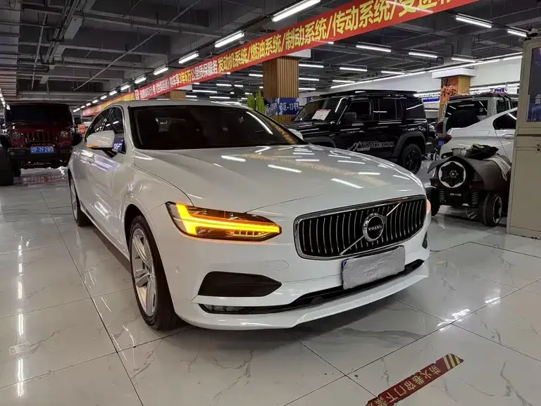 Volvo S90 T4 Smart Vision