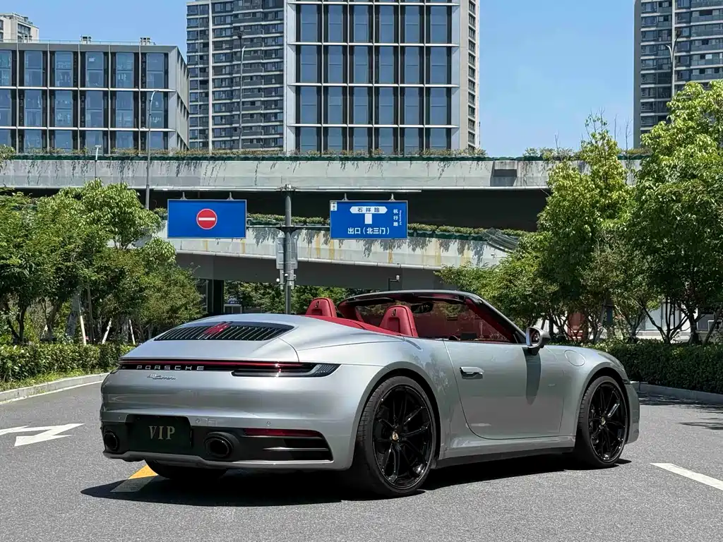 Porsche 911 Carrera Cabriolet 3.0 T