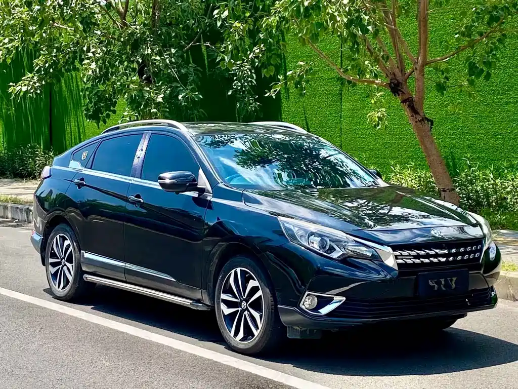 Venucia T90 2.0 L CVT Smart Style