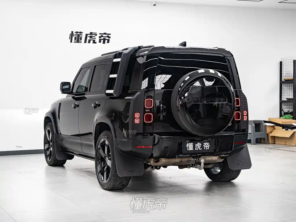 Land Rover Defender 110 3.0 T P400 Dark Special Edition