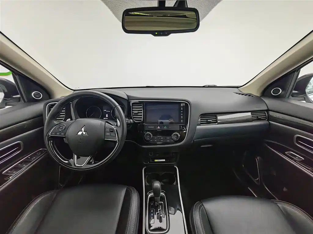 Outlander 欧蓝德 2019款 2.4 L 两驱致行版 5座 国V