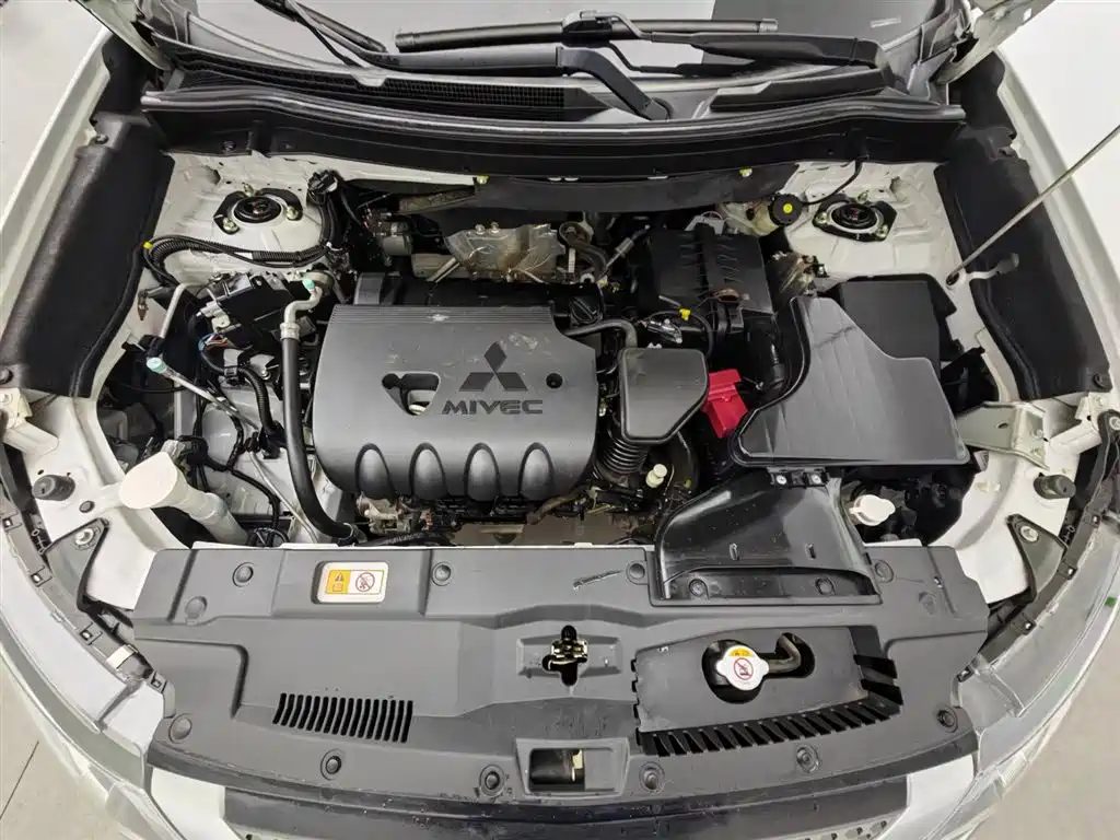 Outlander 欧蓝德 2019款 2.4 L 两驱致行版 5座 国V