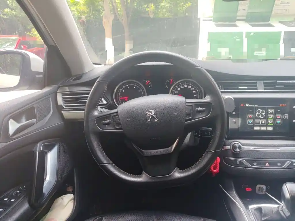 Peugeot 408 1.8 L Auto Luxury
