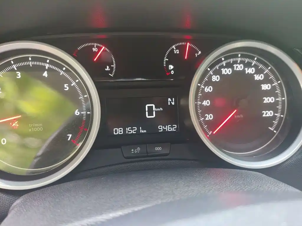Peugeot 408 1.8 L Auto Luxury