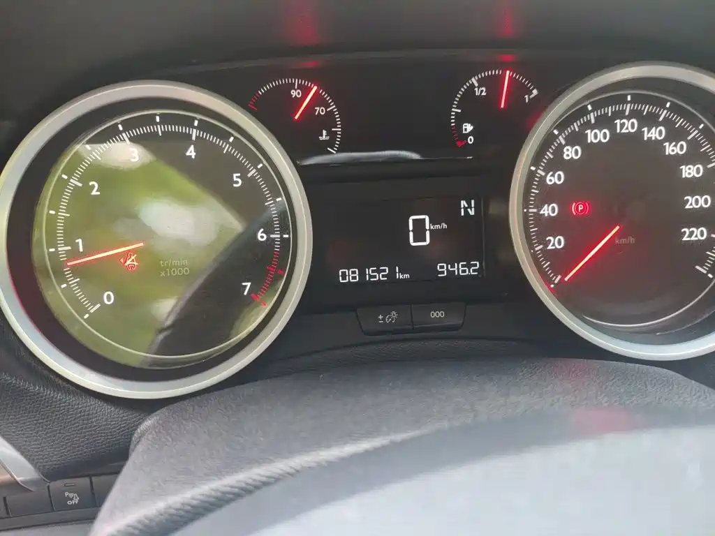 Peugeot 408 1.8 L Auto Luxury