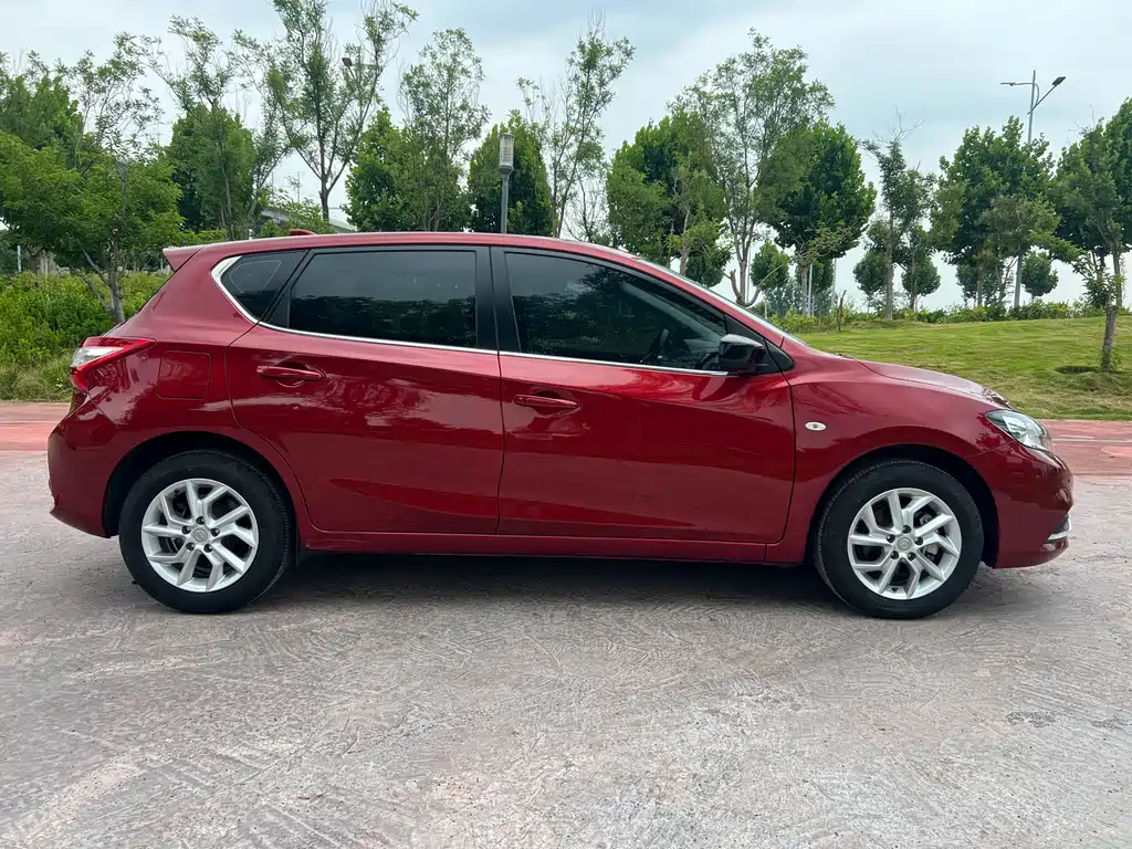 Tiida 1.6 L CVT Cool Motion