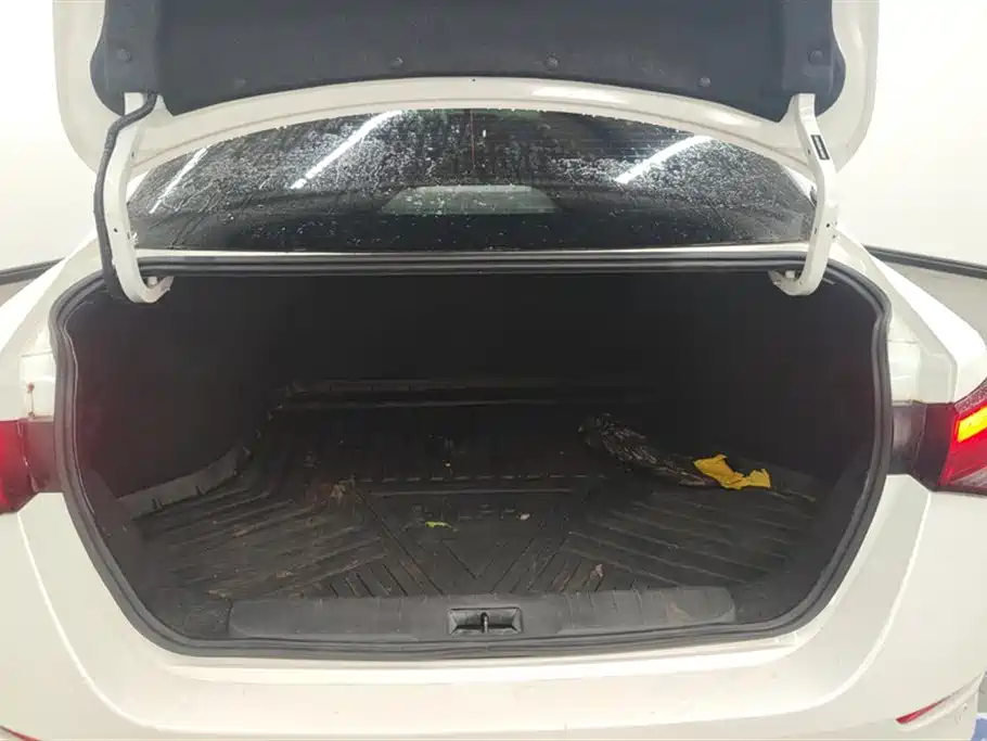 Sylphy 1.6 L XL CVT Smart Enjoyment