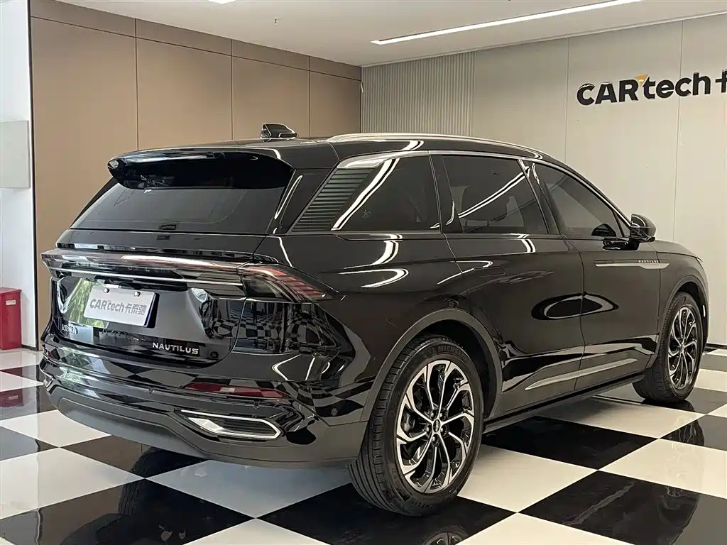 Nautilus 2.0 T 4 WD Supreme Wise