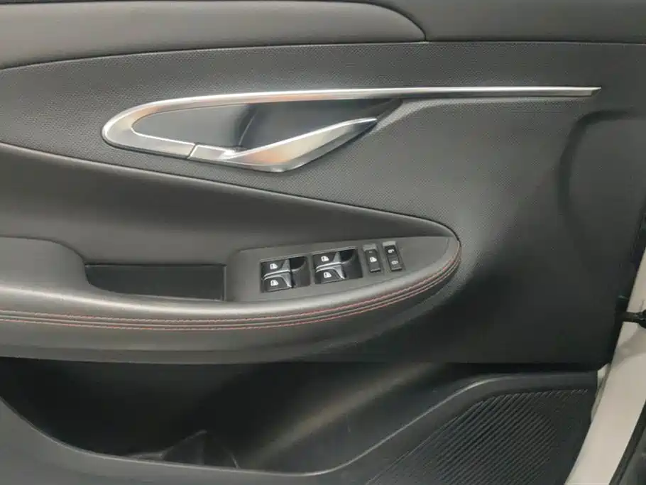 Changan UNI-T 1.5 T Flagship