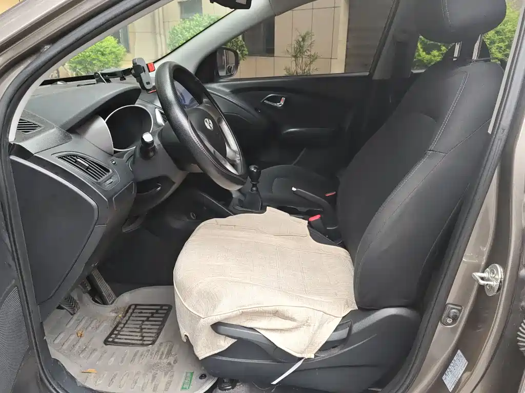 Hyundai ix35 北京现代ix35 2012款 2.0 L 手动两驱新锐版GL